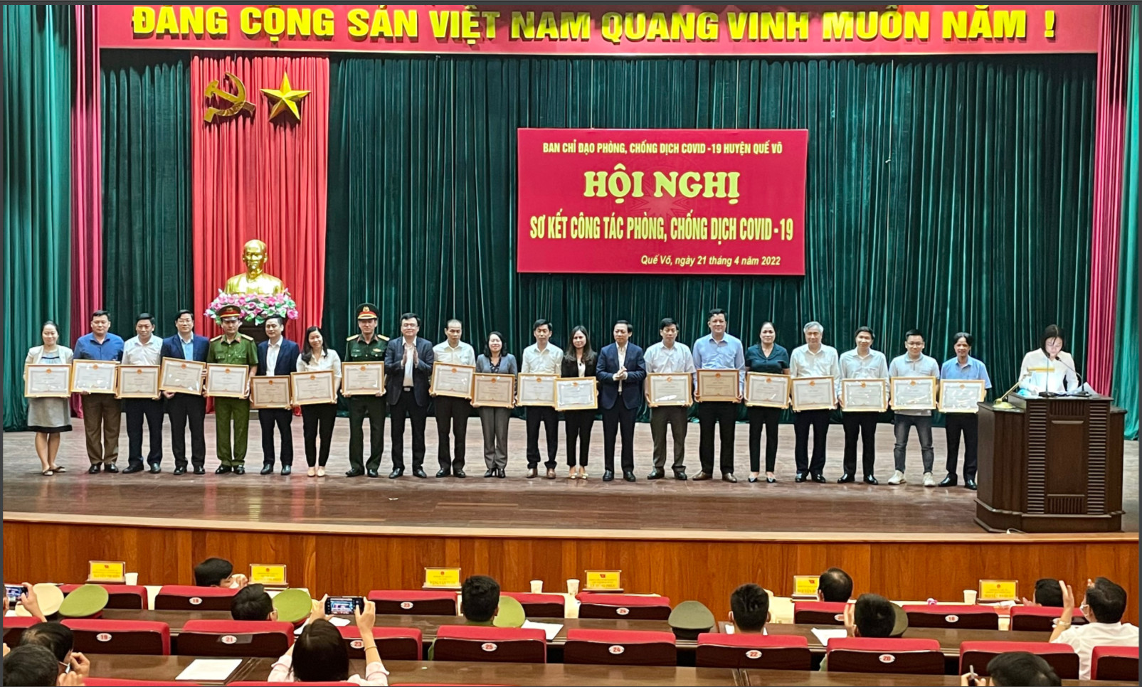 Hội nghị sơ kết công tác phòng, chống dịch Covid-19 trên địa bàn huyện Quế Võ