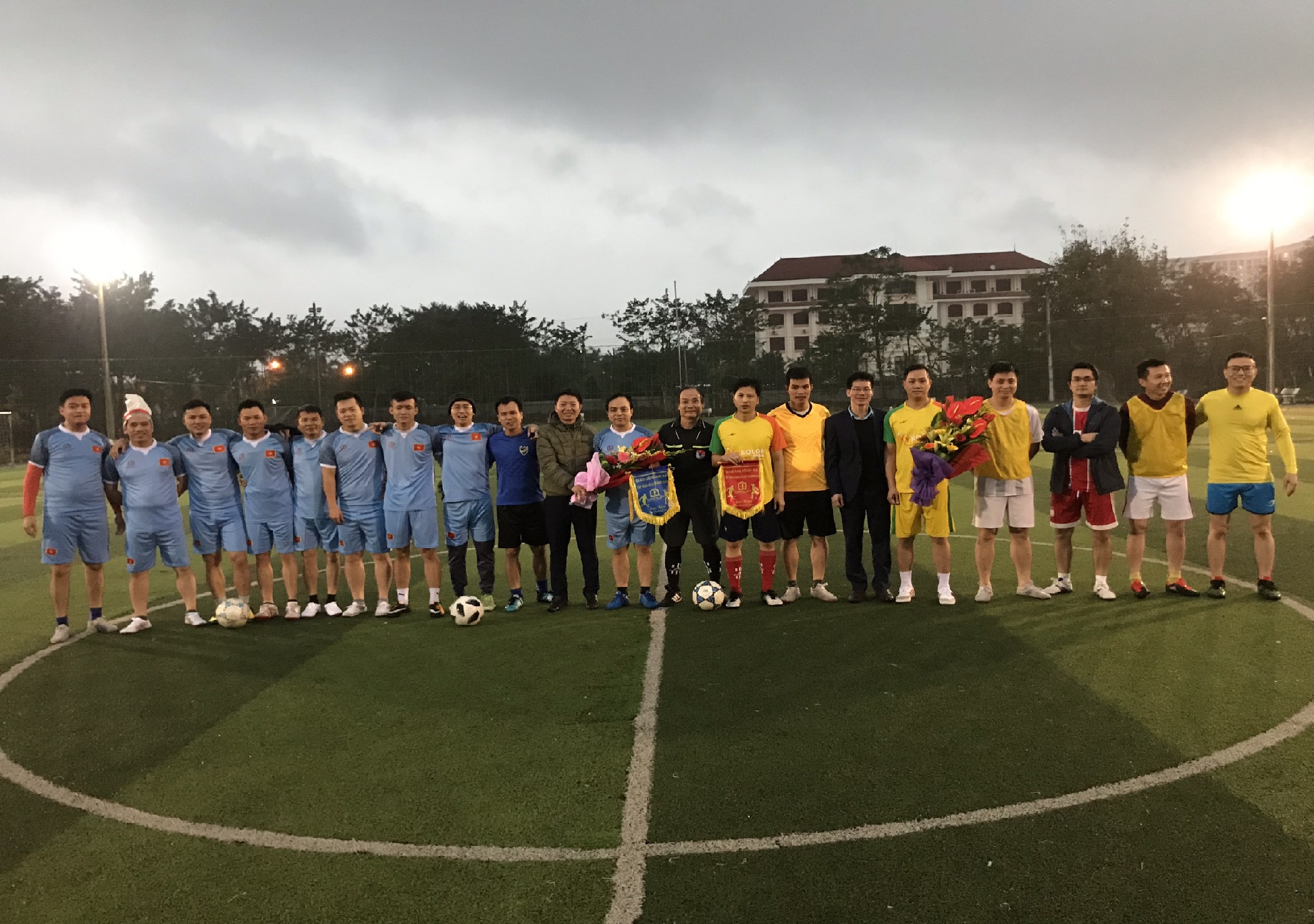 Giao lưu bóng đá với đoàn thanh niên Sở Xây dựng Bắc Ninh