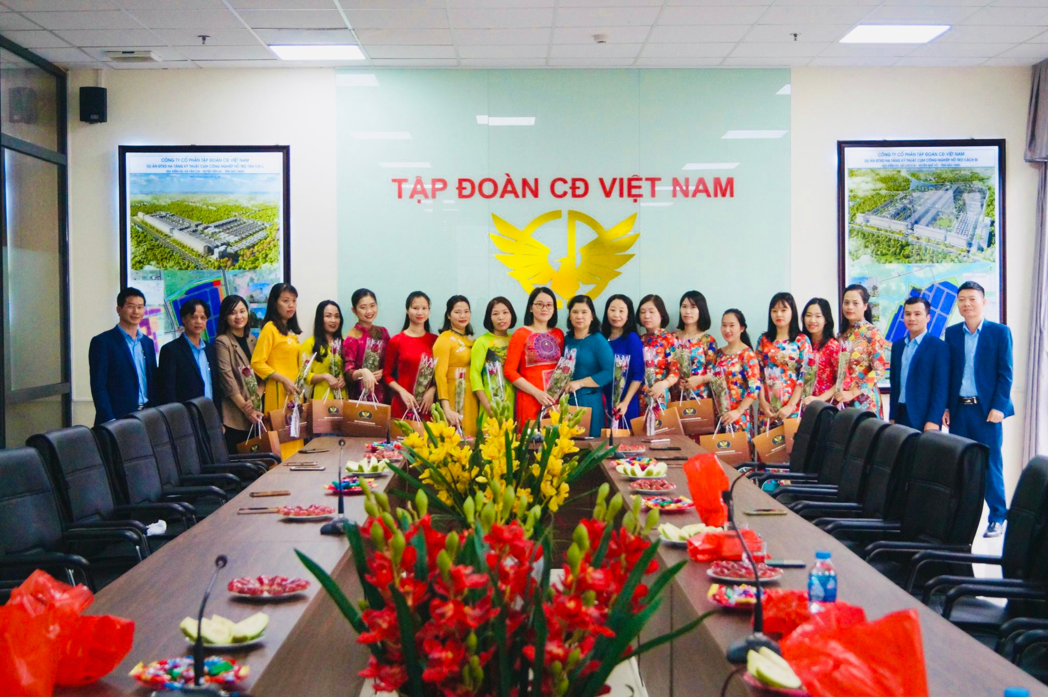 Tập đoàn kỷ niệm 92 năm ngày phụ nữ Việt Nam