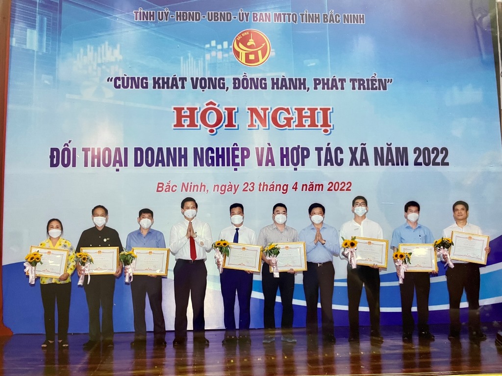 Hơn 200 doanh nghiệp, hợp tác xã tham gia đối thoại năm 2022